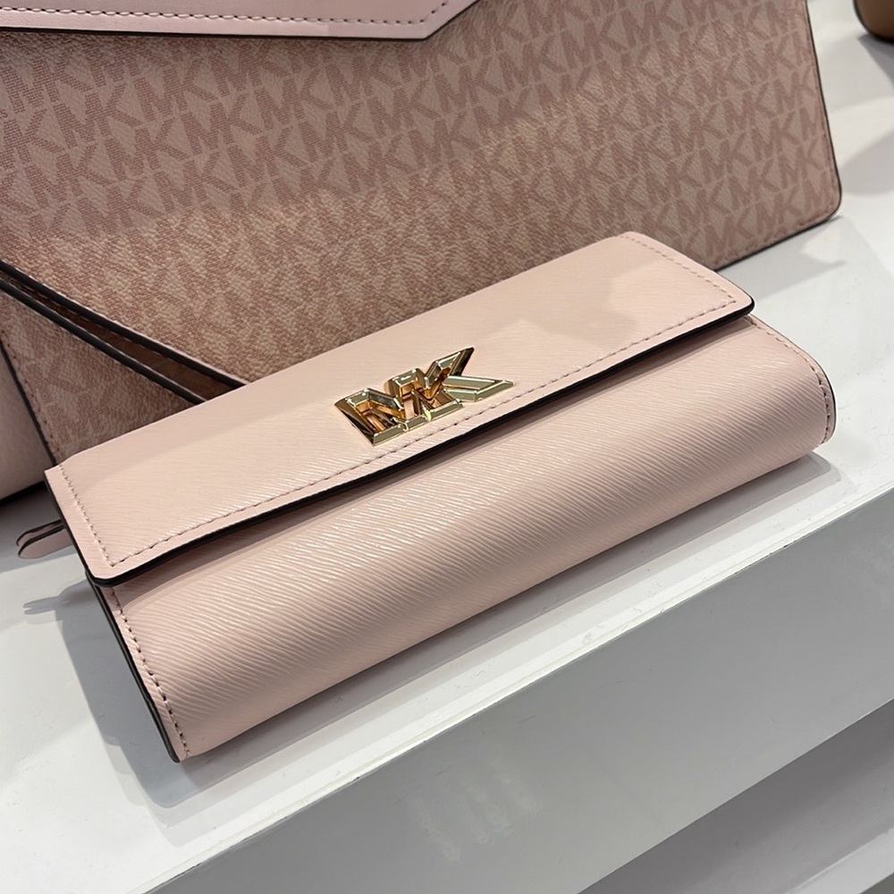 Michael Kors Mimi Large Saffiano Leather Bi-Fold Continental Wallet
Pawder Blush - Picture 16 of 16